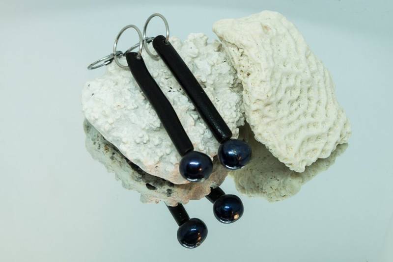 Schwarze Korallen Ohrringe Und Schwarze Perle Schwarze Korallen Ohrringe Und Schwarze Perle von CreationsSoperle