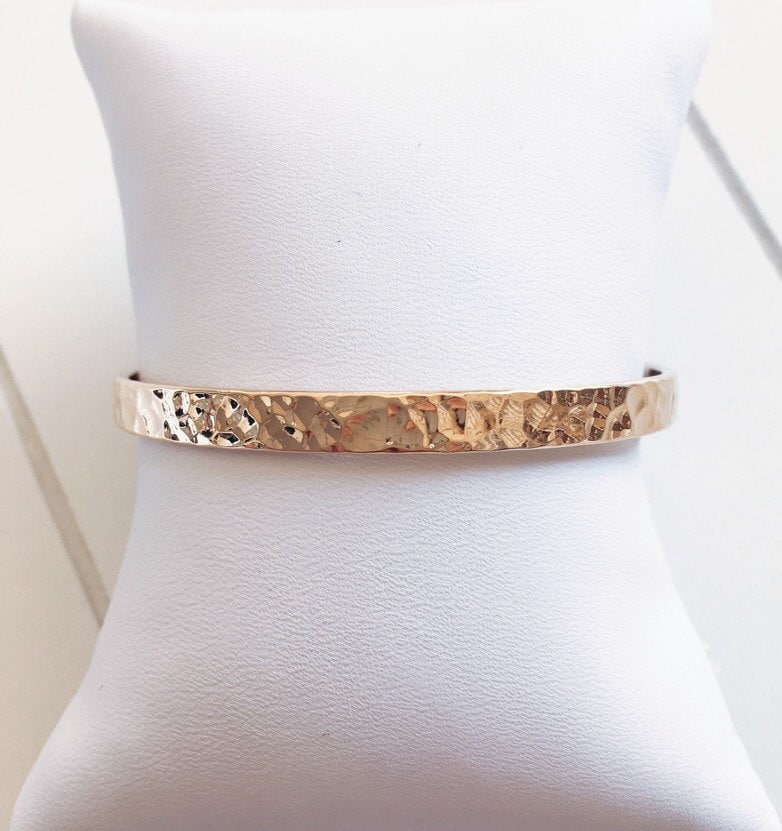 750 Vergoldeter Gehämmerter Armreif Für Damen, Manschettenarmband Vergoldet Mit Feinem 18-Karat-Gold von CreationsbyAnais