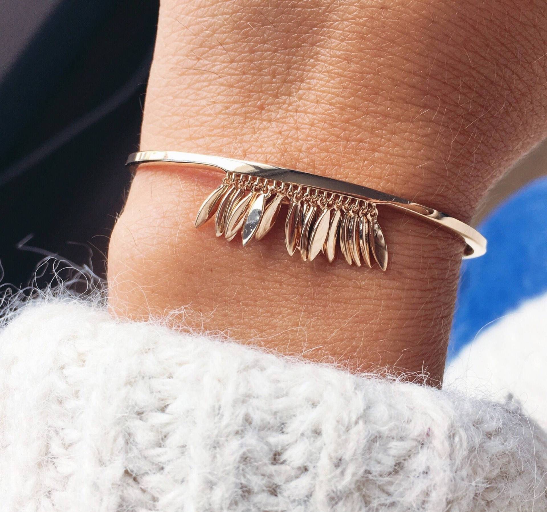 750 Vergoldeter Quasten-Armreif, Baumelndes Charm-Armband Vergoldet Mit Feinem 18-Karat-Gold Für Damen von CreationsbyAnais