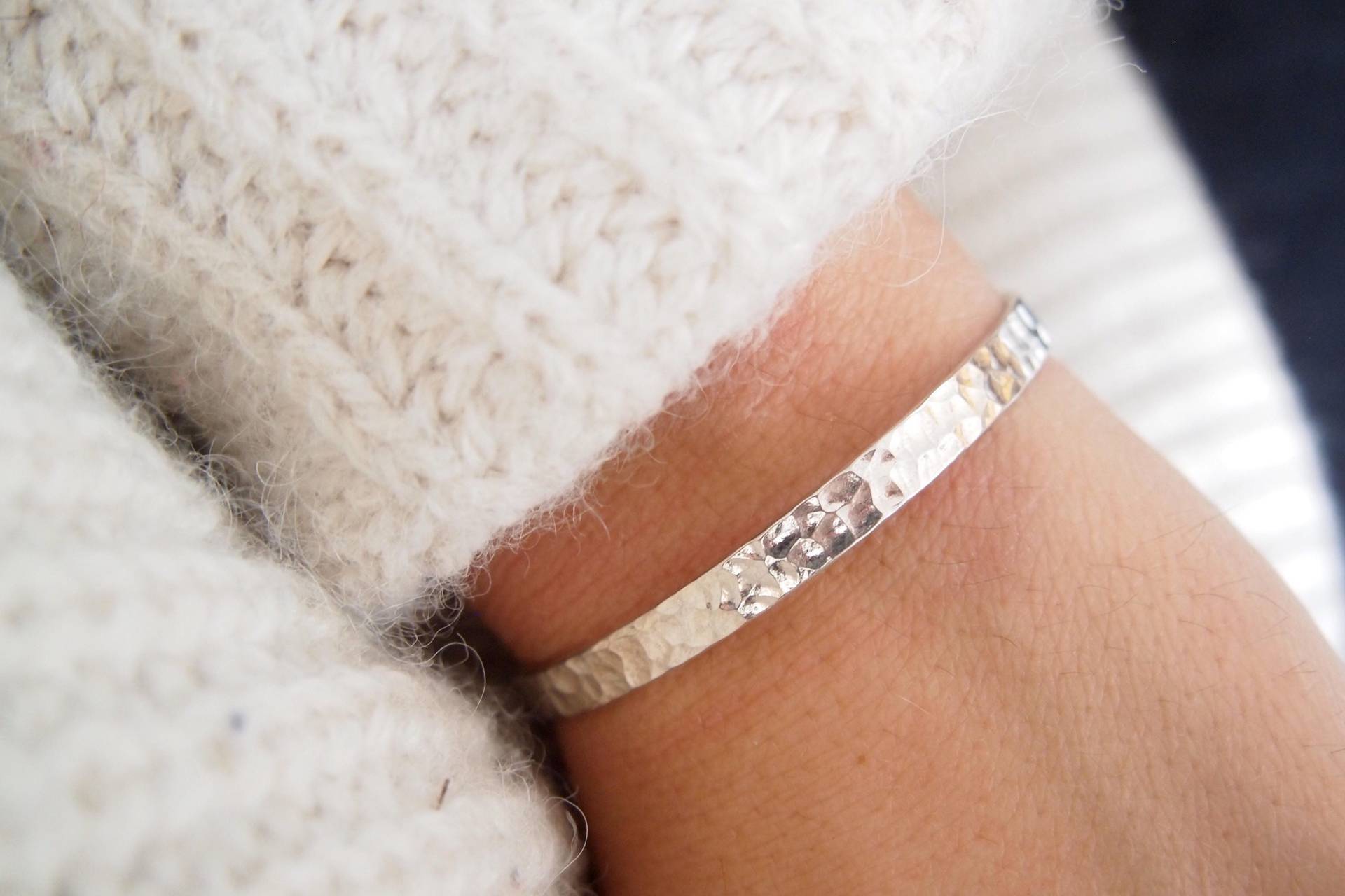 Gehämmerter Armreif Aus Massivem Silber, Offenes Armband 925Er Silber von CreationsbyAnais