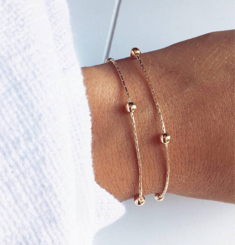 Kleines Feines Armband Vergoldet Mit 750 Gold, Kette Perlen 18 Karat Feingold Für Damen von CreationsbyAnais