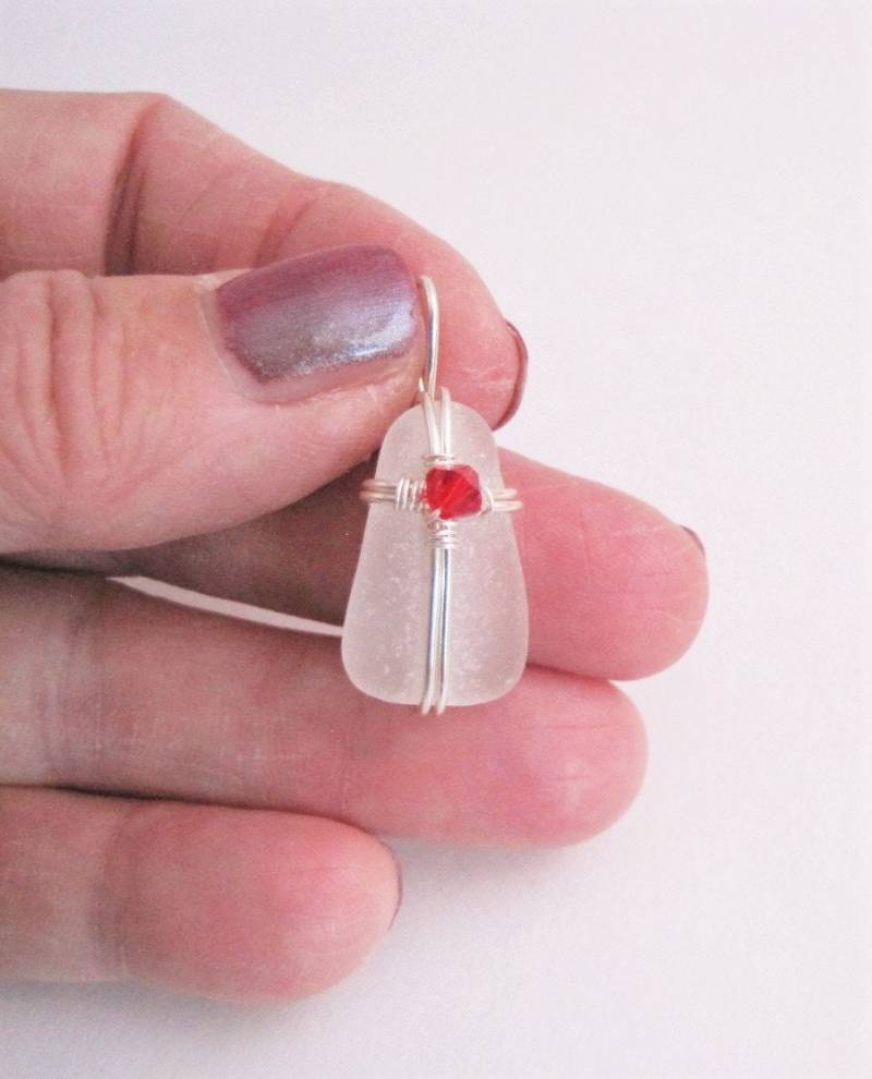 Artikel 565 -Echter Weißer Seeglasdraht Gewickelt Kreuz Anhänger Mit Kristall Akzent, Upcycled, Geschenk Für Sie, Christian, Glaube, Konfirmation Artikel 565 -Echter Weißer Seeglasdraht Gewickelt Kreuz Anhänger Mit Kristall Akzent, Upcycled, Geschenk Für Sie, Christian, Glaube, Konfirmation von CreationsbyCglass