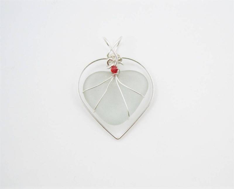 sterling Silber Draht Gewickelt Echte Seeglas Herz Anhänger | 711 Geschenk Für Sie, Valentine Geschenk, Christliches Glaubensgeschenk, Upcycled sterling Silber Draht Gewickelt Echte Seeglas Herz Anhänger | 711 Geschenk Für Sie, Valentine Geschenk, Christliches Glaubensgeschenk, Upcycled von CreationsbyCglass