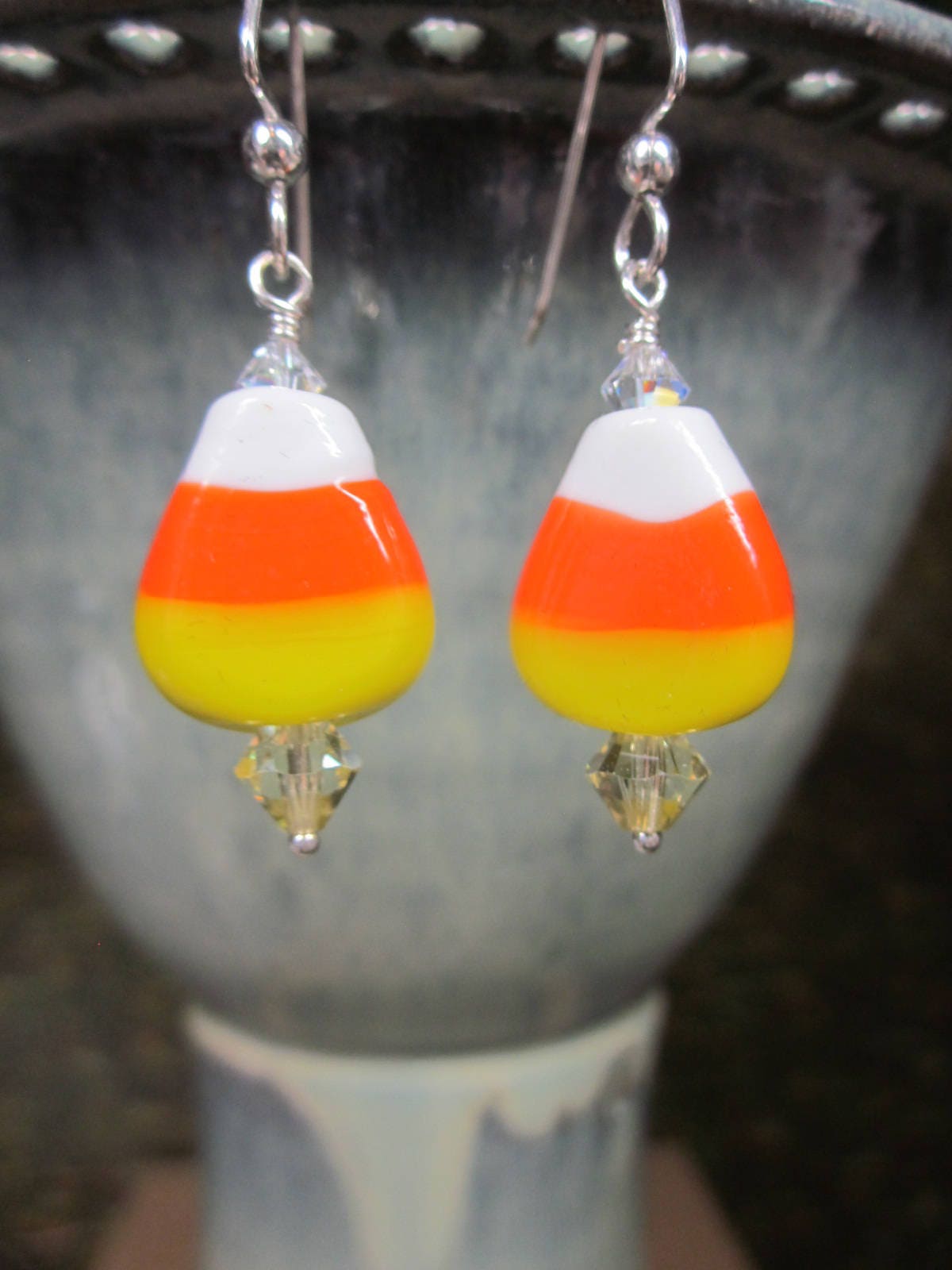 Candy Corn - Artisan Lampwork Und Swarovski Kristall Ohrringe Feiern Sie Halloween Mit Stil, Srajd von CreationsbyCynthia1