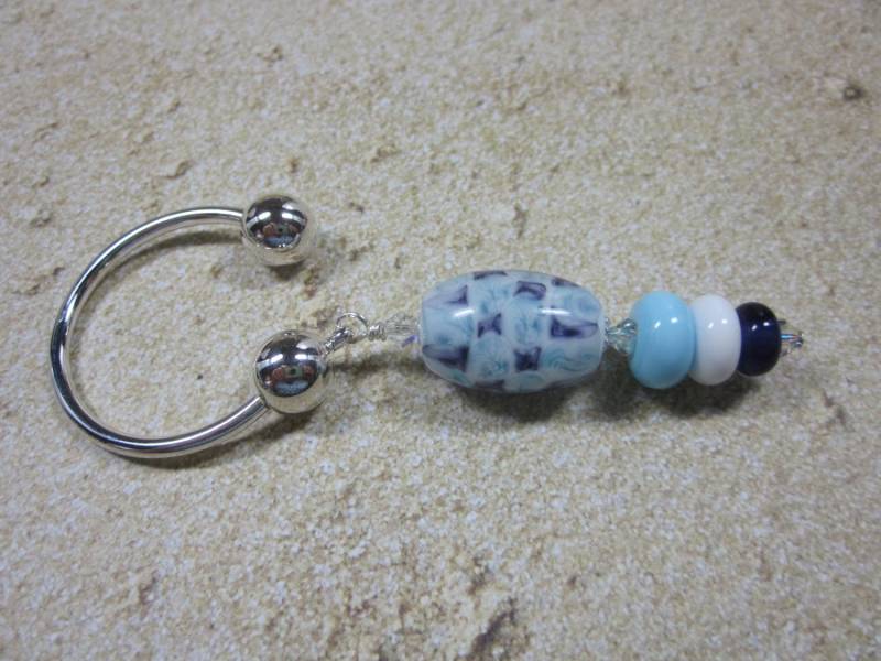 Schlüsselanhänger, Silber, Glasperlen, Handwerker Aus Glas, Handgefertigt, Einzigartig, Individuell, Ooak, Srajd von CreationsbyCynthia1