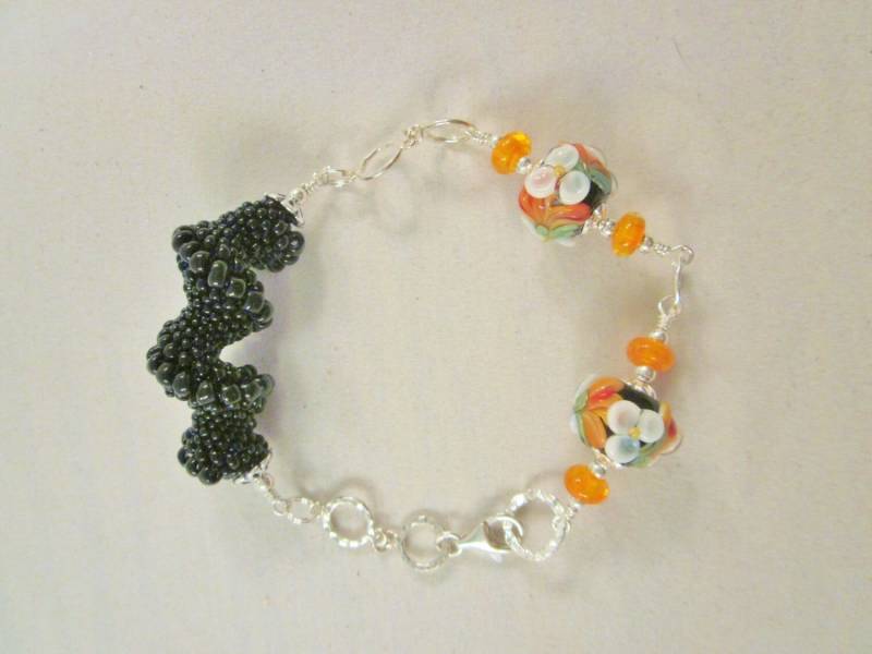 Floral Lampwork Glas Perlen Armband Sterling Silber Handwerker Schmuck von CreationsbyCynthia1