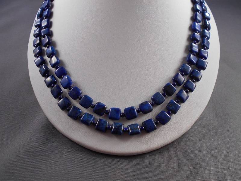 Doppelstränge Lapis Lazuli Halskette Und Ohrringe Set Doppelstränge Lapis Lazuli Halskette Und Ohrringe Set von CreationsbySuzette