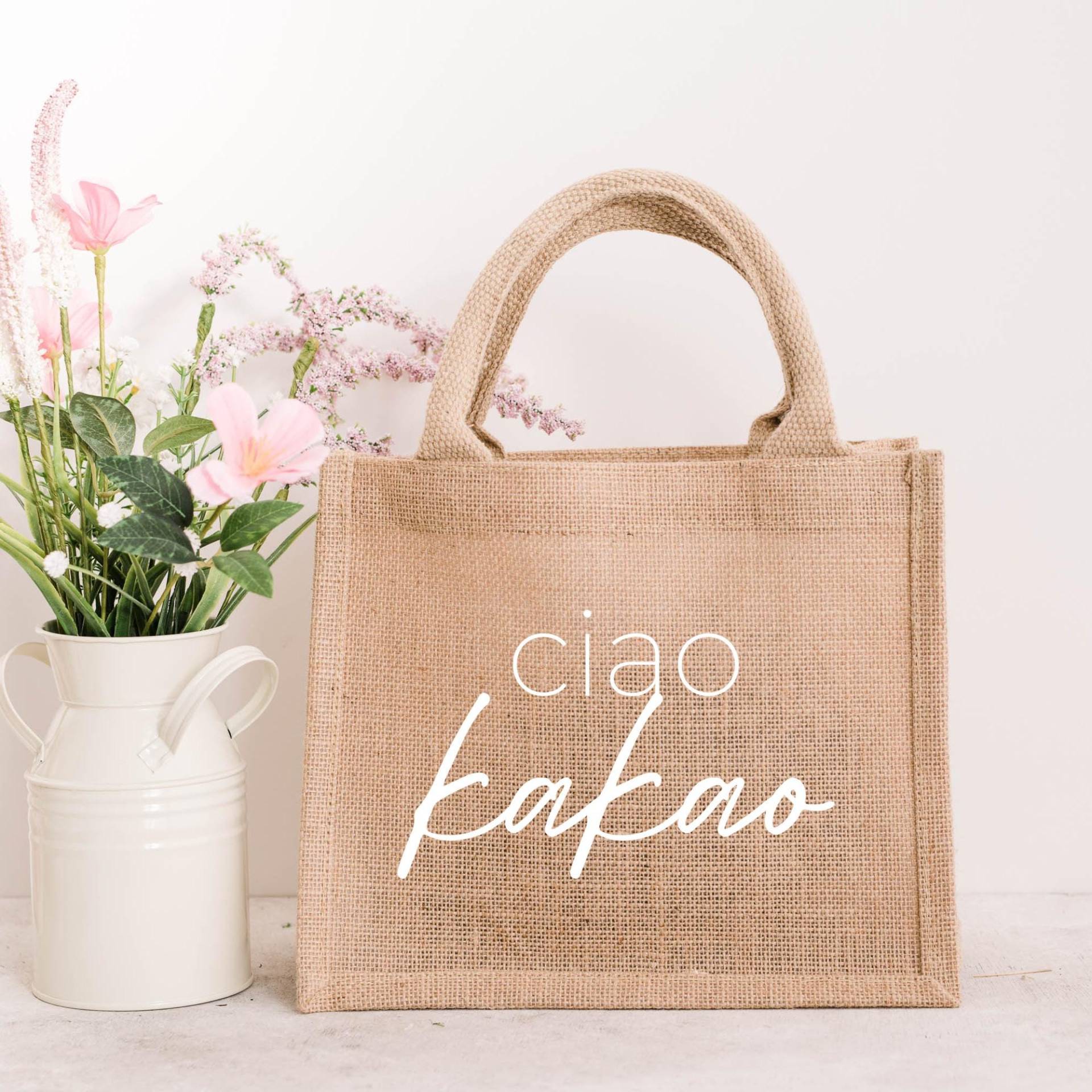 Jutetasche „Ciao Kakao" - Abschiedsgeschenk Kollegin Lehrer Lehrerin Schule Arbeit Nachhaltige Geschenktasche Jutetasche „Ciao Kakao" - Abschiedsgeschenk Kollegin Lehrer Lehrerin Schule Arbeit Nachhaltige Geschenktasche von CreativeAllTime