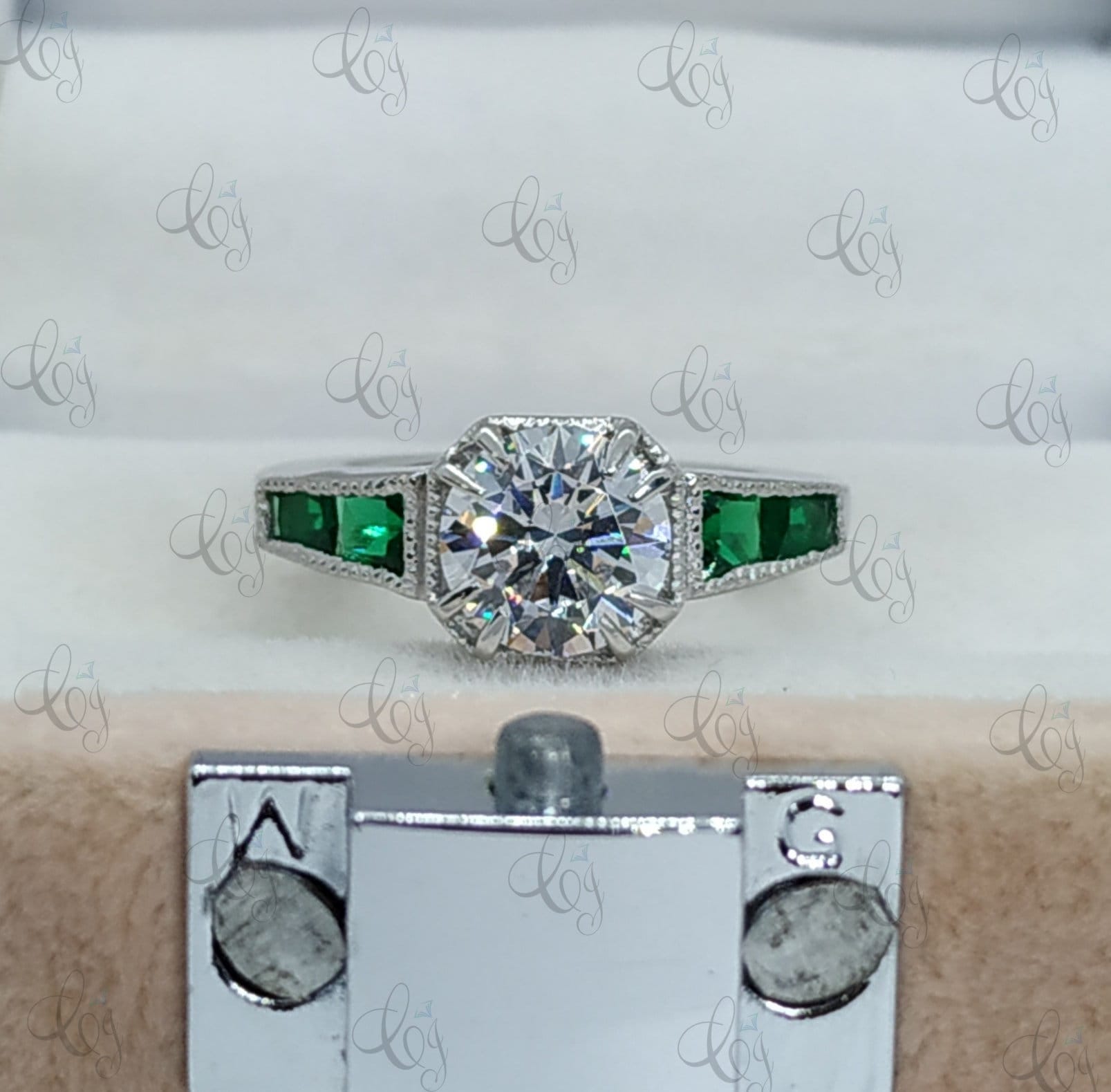 2.26 Ct Vintage Art Deco Rundschliff & Smaragd Verlobungsring in 925 Sterling Silber Für Frauen von CreativeByChirag