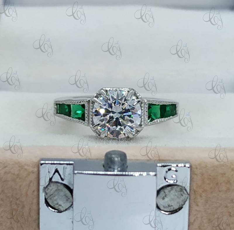 2.26 Ct Vintage Art Deco Rundschliff & Smaragd Verlobungsring in 925 Sterling Silber Für Frauen von CreativeByChirag