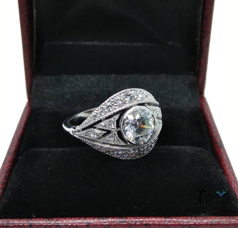 2.40 Karat Antik Art Deco Rundschliff Cz Verlobung Cocktail Ring in 925 Sterling Silber von CreativeByChirag