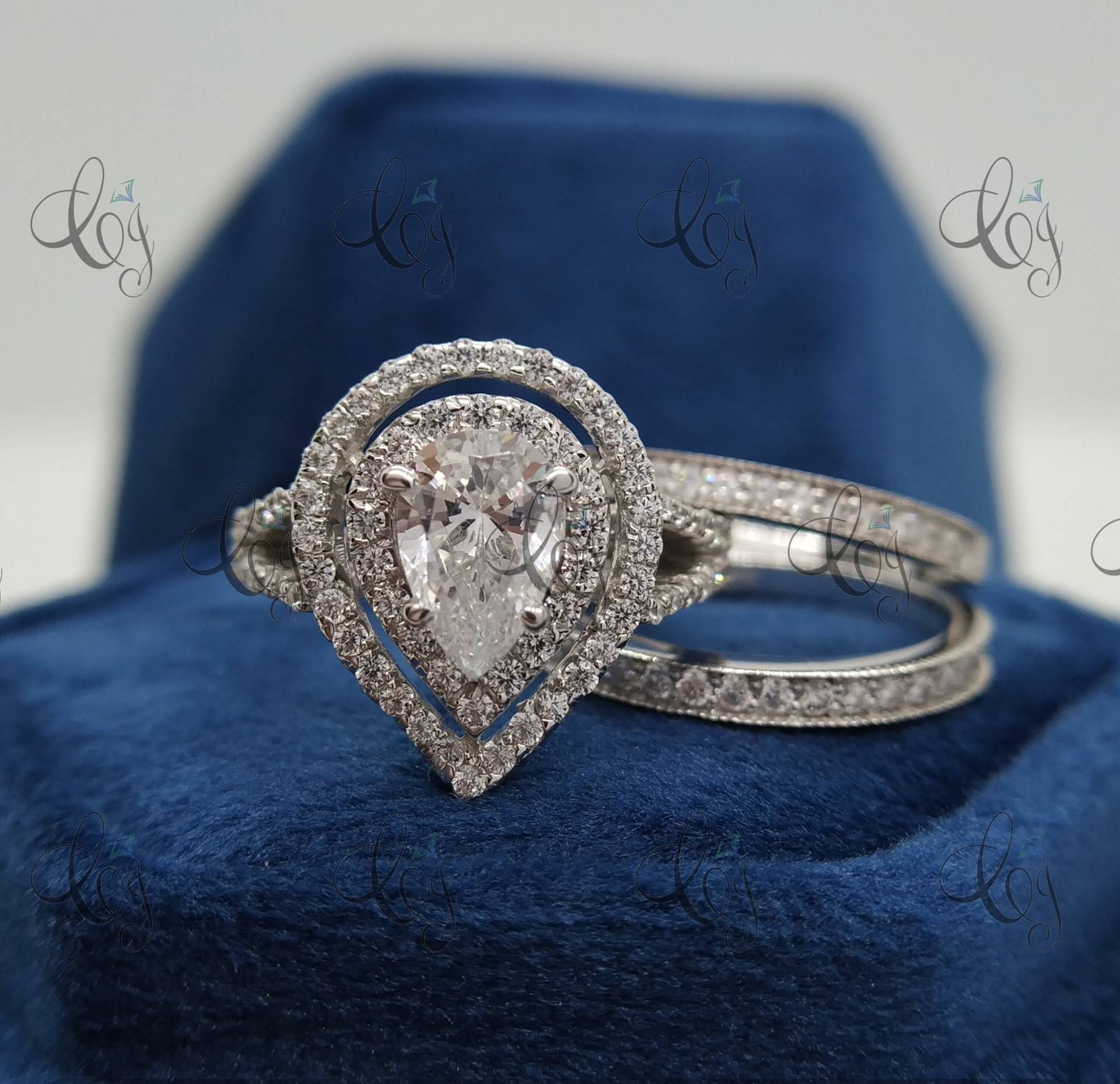 2.75 Ct Trio Ring Set Pear Cut Doppel Halo Verlobung Ehering in 925 Sterling Silber Für Frauen - 3 Stücke Braut Band von CreativeByChirag