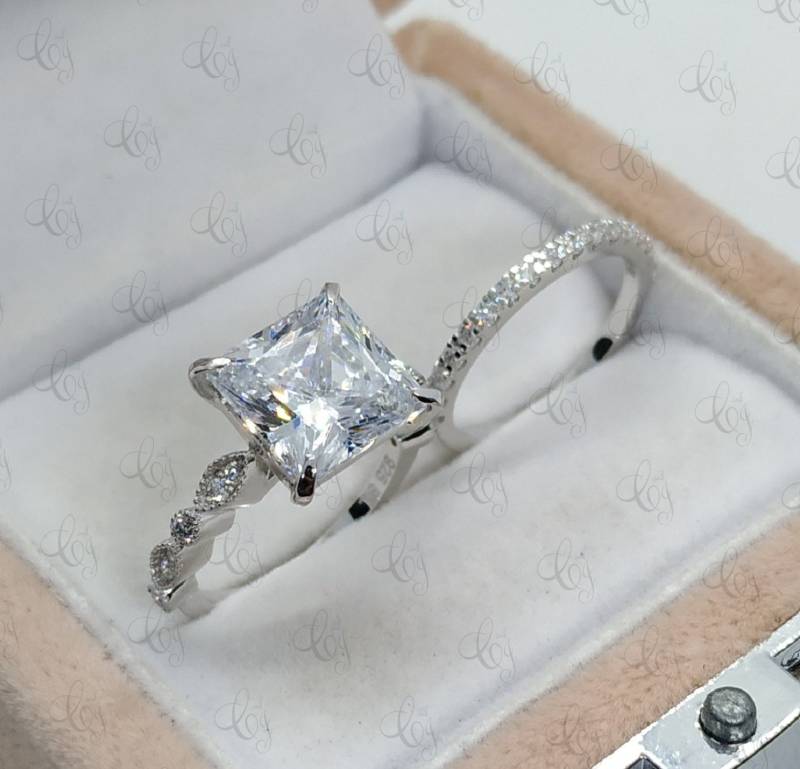 4.60 Ct Princess Exzellenter Cut Solitär Verlobungsring Sets in 925 Sterling Silber - Hochzeit Brautring Band von CreativeByChirag