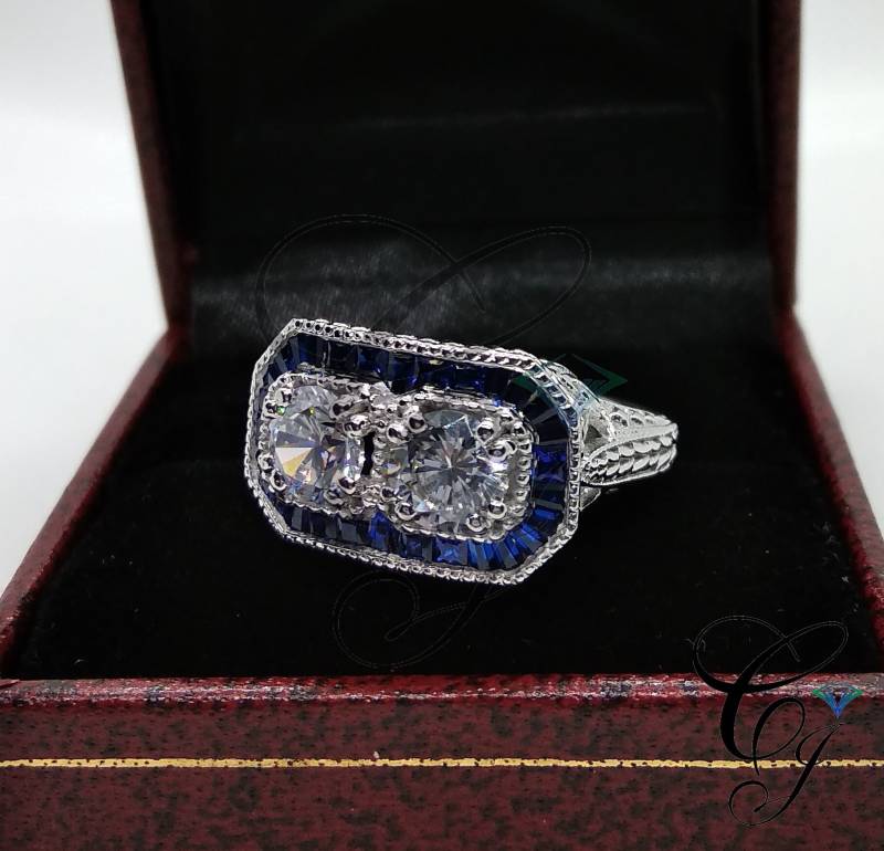 Art Deco 3.40Cttw Rundschliff Und Saphir Cz Zwillingsstein Hochzeit Verlobung Cocktail Ring in Massivem 925 Sterling Silber von CreativeByChirag