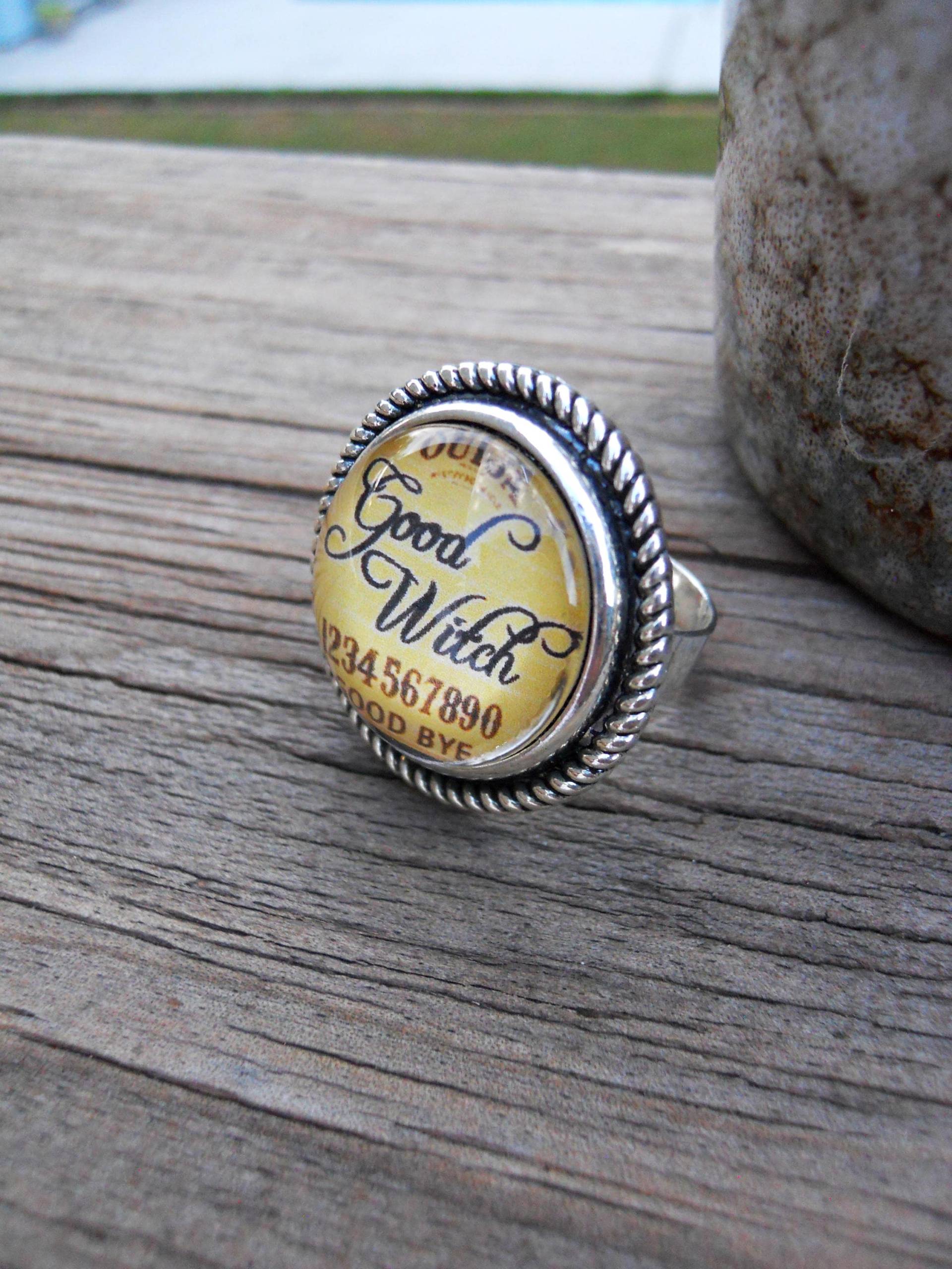 Halloween Good Witch Ouija-Ring, Verstellbar in Einer Auswahl An Vintage-stil-Lünette, Halloween-Schmuck, Wicca-Ring, Hexenring, Schwarzer Und Halloween Good Witch Ouija-Ring, Verstellbar in Einer Auswahl An Vintage-stil-Lünette, Halloween-Schmuck, Wicca-Ring, Hexenring, Schwarzer Und von CreativeByrdieDesign