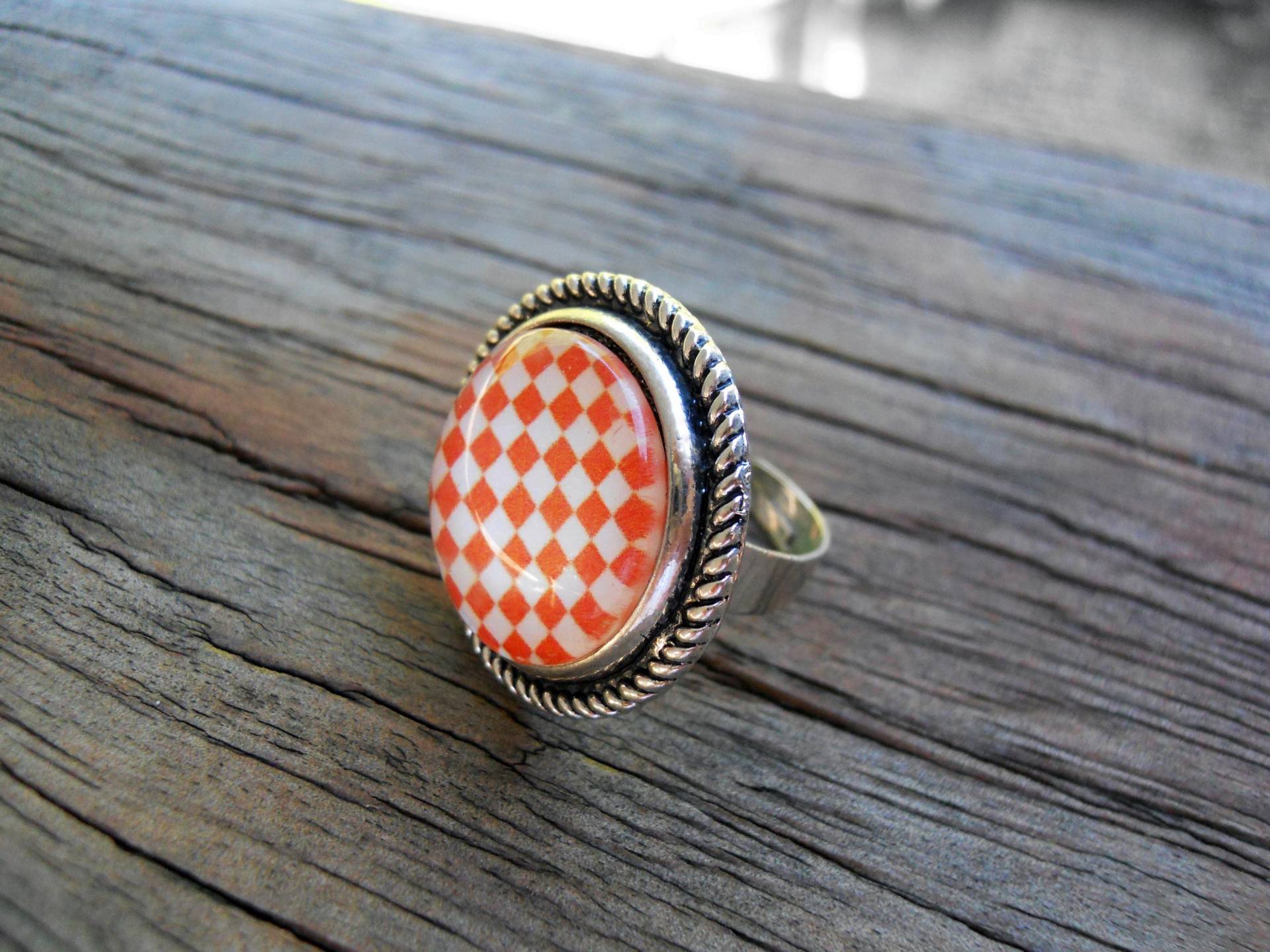 Orange Und Weißer Schachbrett Ring Vintage Style Verstellbare Lünette, Tennessee Fan Schmuck Orange Und Weißer Schachbrett Ring Vintage Style Verstellbare Lünette, Tennessee Fan Schmuck von CreativeByrdieDesign