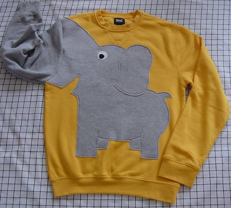 Elefant Sweatshirt, Gelber Elefantenrüsselärmel Elefantenpullover, Elefantenpullover. Erwachsenengrößen, Unisex Puppe Elefant Sweatshirt, Gelber Elefantenrüsselärmel Elefantenpullover, Elefantenpullover. Erwachsenengrößen, Unisex Puppe von CreativeCallipipper