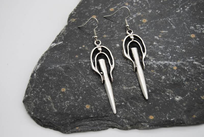 Antike Silberne Ohrringe Abstrakte Stammes - Ohrringe von CreativeCherryTree