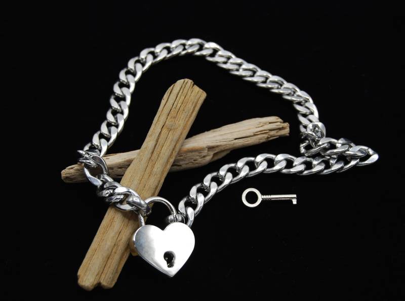 Herz Vorhängeschloss Panzerkette Edelstahl Biker Anhänger von CreativeCherryTree