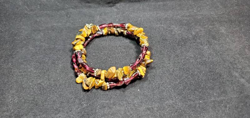 Granat Und Tigerauge Wickelarmband, Memory Wire Armband Granat Und Tigerauge Wickelarmband, Memory Wire Armband von CreativeChix16