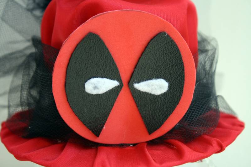 steampunk Mini Hut Fascinator - Deadpool steampunk Mini Hut Fascinator - Deadpool von CreativeCompendium