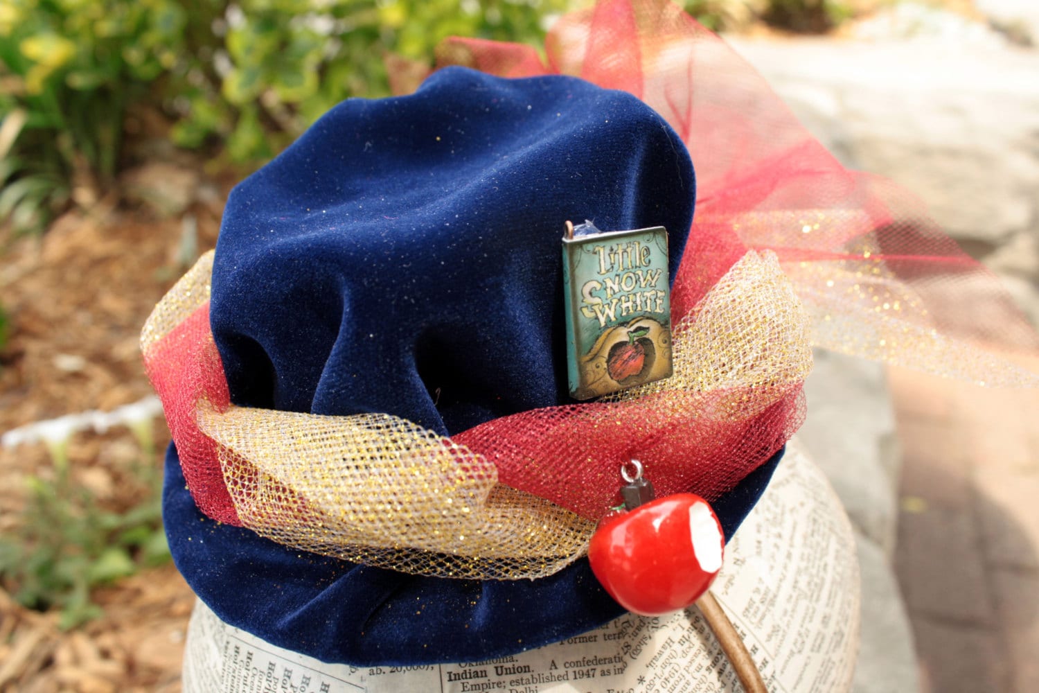 steampunk Minihut Fascinator - Schneewittchen steampunk Minihut Fascinator - Schneewittchen von CreativeCompendium