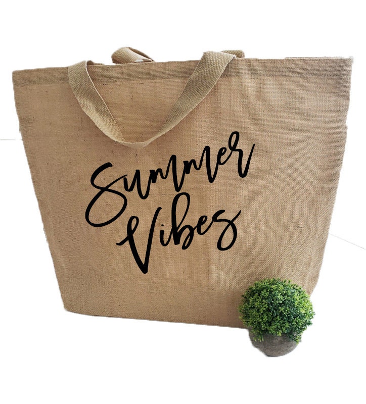 Strandtasche Personalisierte Sackleinen Taschen Extra Große Strand Tragetaschen Brautjungfer Geschenk Mit Namen von CreativeDesignsByJD