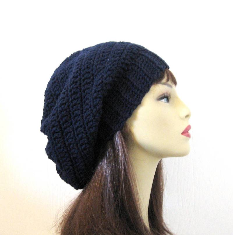 Dunkelblauer Slouch Hut Navy Blue Crochet Damenhut Oversized Strickmütze Beret Blau Knit Oversize Tam Beanie von CreativeDesignsbyAmi