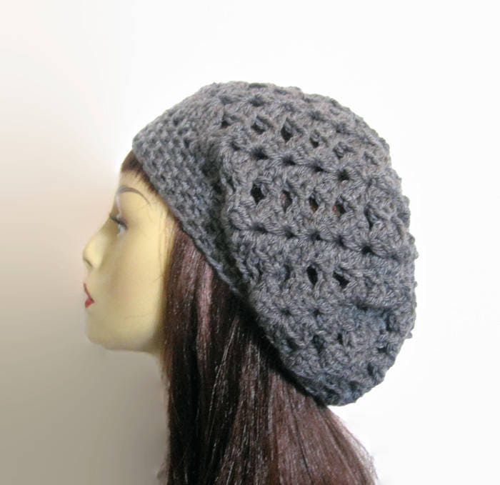 Gehäkelte Slouchy Hut Slouch Mütze Grau Charcoal Hat Dunkelgrau Beret Grau Damen Häkelmütze Strickmütze Crochet Tam von CreativeDesignsbyAmi