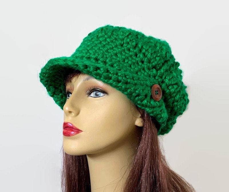 Gehäkelter Hut Grüner Schiebermütze Strick Nicky Grüne Slouchy Erwachsene Häkelhut Mit Schirm Und Knopf Baskenmütze von CreativeDesignsbyAmi