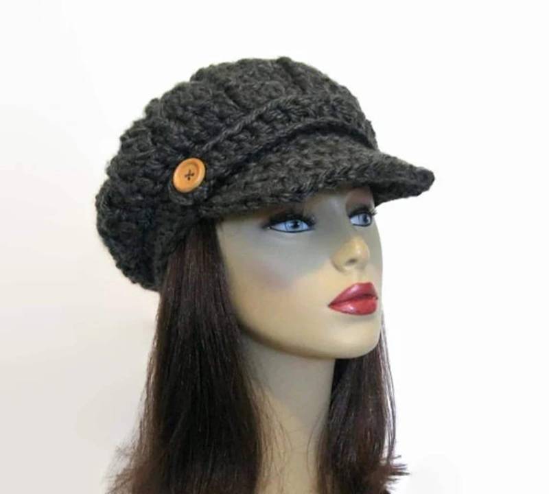 Graue Schiebermütze Strickmütze Anthrazit Baskenmütze Damen Mütze von CreativeDesignsbyAmi