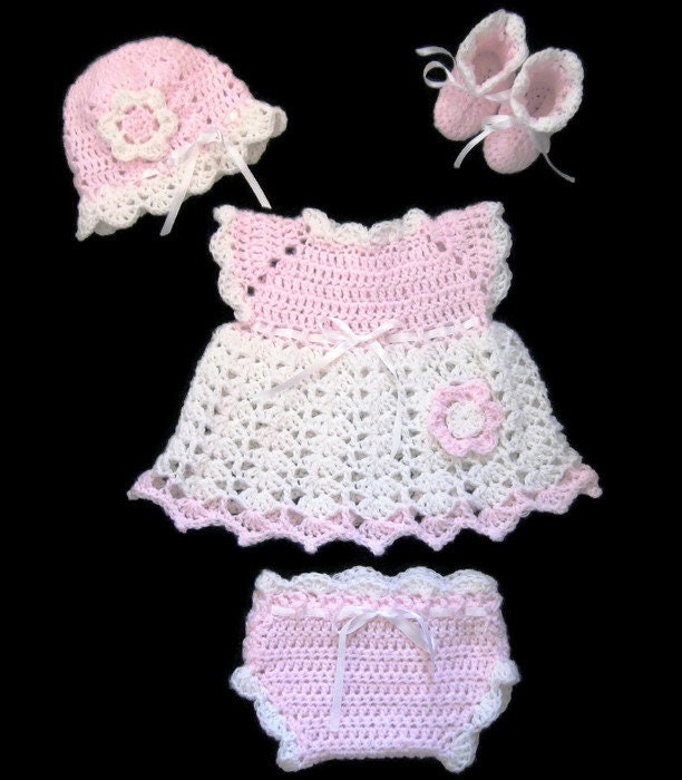 Häkeln Baby Mädchen Kleid Windelkleid Set Rosa Coming Home Frühchen Neugeborene Strick Outfit von CreativeDesignsbyAmi
