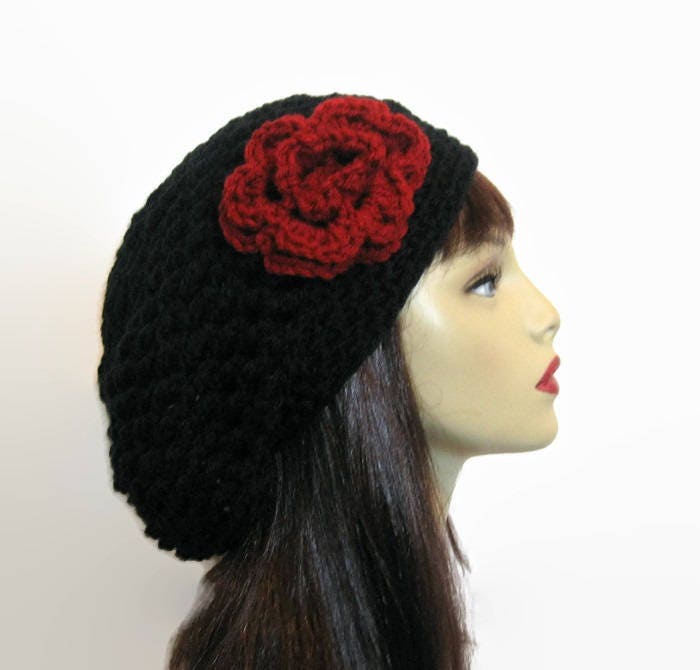 Schwarz Slouch, Beanie Mit Blume Slouchy Hat Gehäkelte Damenmütze Black Slouch Tam Slouchy Beret von CreativeDesignsbyAmi