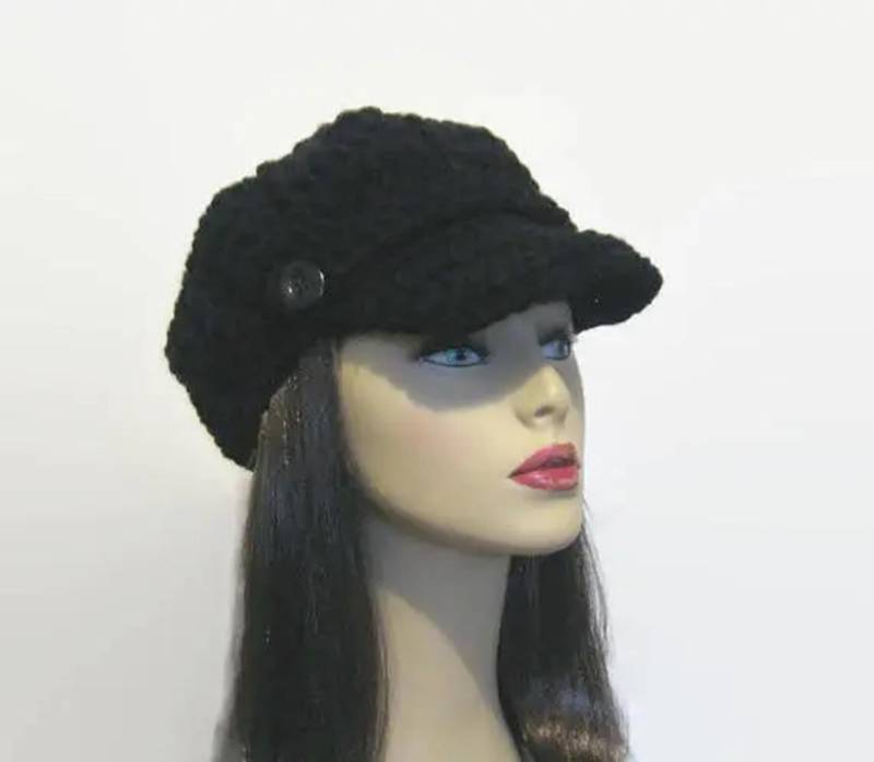 Schwarze Schiebermütze Schwarz Häkelmütze Mit Schild Gehäkelte Mütze von CreativeDesignsbyAmi