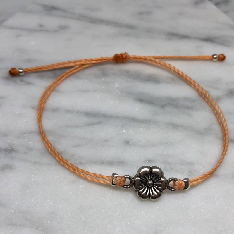 Blumen Armband, String Verstellbares Bettelarmband, Einfaches Personalisiertes Geschenke Für Sie, Brautjungfer Blumen Armband, String Verstellbares Bettelarmband, Einfaches Personalisiertes Geschenke Für Sie, Brautjungfer von CreativeDreamerShop