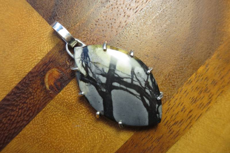 Großer Sterling Silber Brutalist Picasso Marmor Klaue Anhänger Großer Sterling Silber Brutalist Picasso Marmor Klaue Anhänger von CreativeEddy