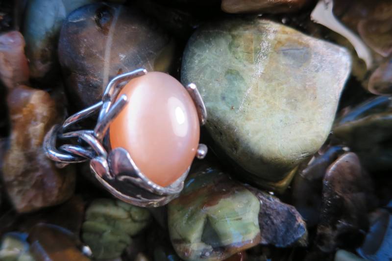 Katzenauge Pfirsich Mondstein Ring Sterling Silber Vine Band Katzenauge Pfirsich Mondstein Ring Sterling Silber Vine Band von CreativeEddy