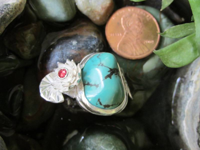 sterling Silber Brutalist Seerose Und Türkis Nugget Verstellbarer Ring sterling Silber Brutalist Seerose Und Türkis Nugget Verstellbarer Ring von CreativeEddy