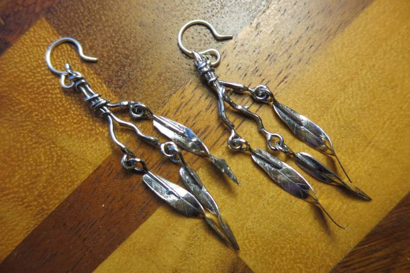 sterling Silber Brutalist Weidenblatt Ohrringe sterling Silber Brutalist Weidenblatt Ohrringe von CreativeEddy