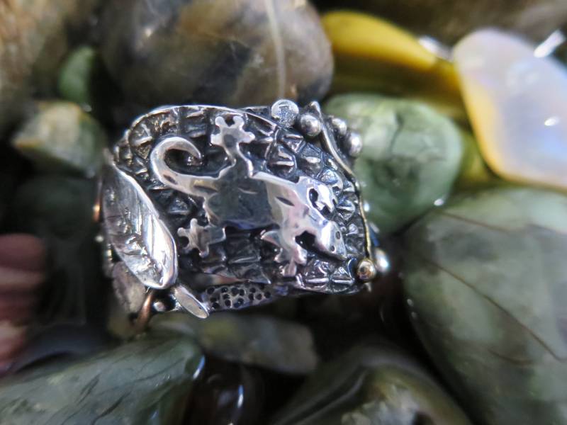 sterling Silber Eidechse Collage Ring Brutalist Gemischtes Metall, Größe 8 sterling Silber Eidechse Collage Ring Brutalist Gemischtes Metall, Größe 8 von CreativeEddy