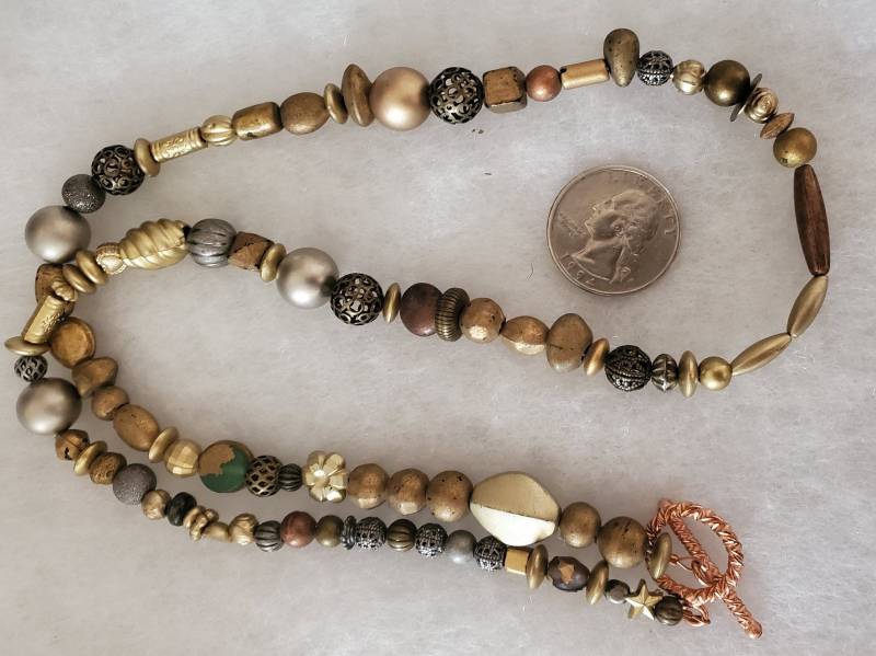 24 cm Bronze Perlen Mit Kupfernem Knebelverschluss, Sehr Schön von CreativeEnergyShop