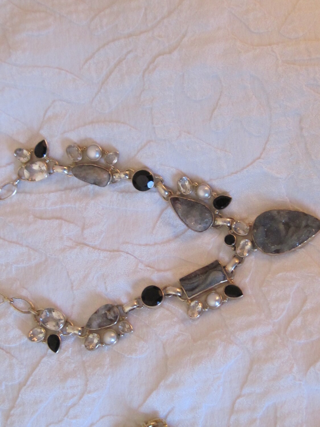 "Schöne Handgefertigte 16 "Silber Grau Druzy Halskette Mit Perlen, Blackonyx Und Kristallen, Karabinerverschluss "Schöne Handgefertigte 16 "Silber Grau Druzy Halskette Mit Perlen, Blackonyx Und Kristallen, Karabinerverschluss von CreativeEnergyShop