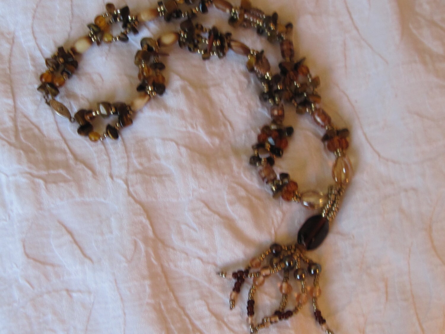 Vintage Tigerauge Steine, Verschiedene Achat Kristall Und Perlenbesetzte 45 cm Kette Mit Quaste Vintage Tigerauge Steine, Verschiedene Achat Kristall Und Perlenbesetzte 45 cm Kette Mit Quaste von CreativeEnergyShop