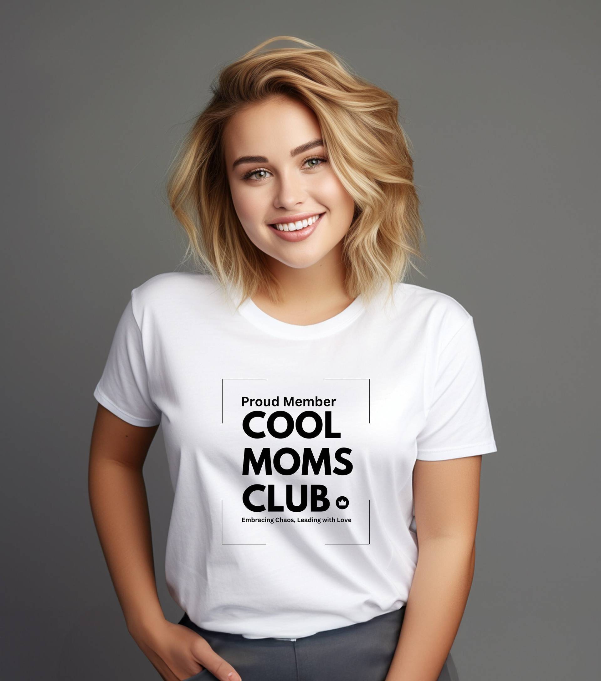 Cool Moms Club Tshirt First Time Mom Gift Presents For Expecting Mama von CreativeHeavenPlace