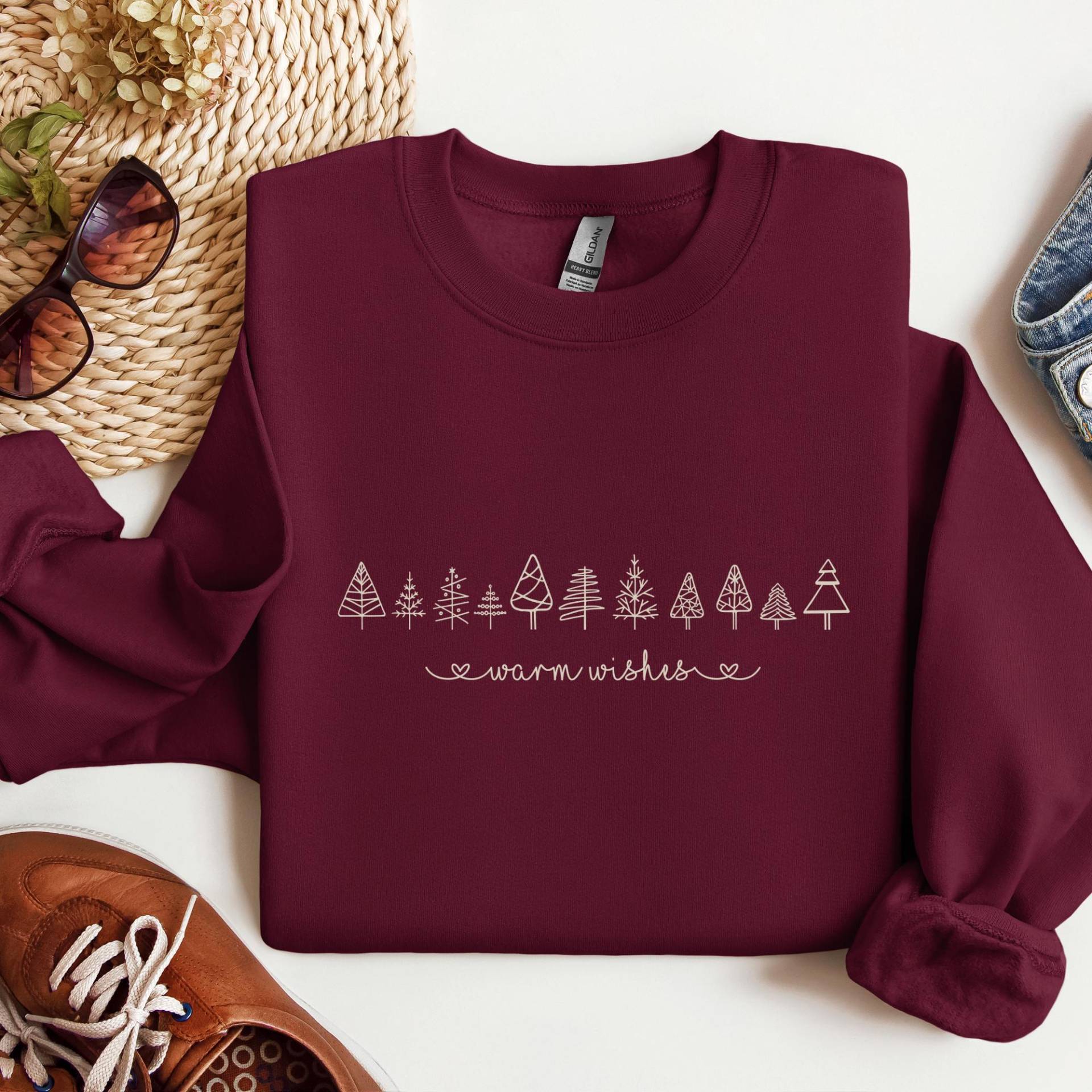 Warm Whishes, Trees, Merry Christmas, Unisex, Family Christmas Sweaters, Winter, Gift Idea, Sweatshirt, Shirt, Crewneck, Holiday Sweatshirts von CreativeMaterial