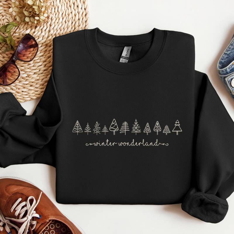 Winter Wonderland, Trees, Merry Christmas, Unisex, Family Christmas Sweaters, Gift Idea, Sweatshirt, Shirt, Crewneck, Holiday Sweatshirts von CreativeMaterial