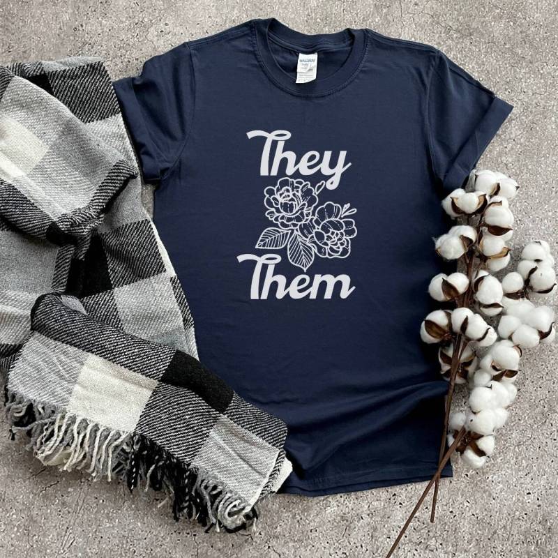 Nonbinary Shirt, Sie Bitte, Pronomen Non Binary Non-Binary Enby Pride Gender Neutral von CreativePrintTees
