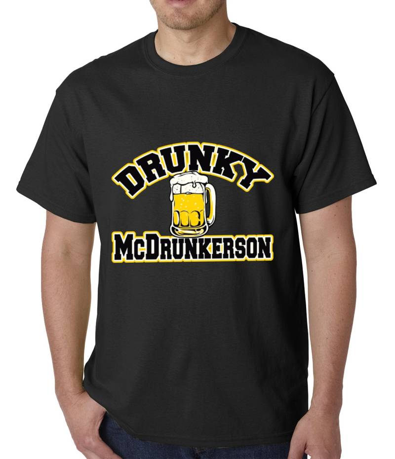 Drunky Mcdrunkerson Lustig Männer T-Shirt - #2047 von CreativeShirtsNY