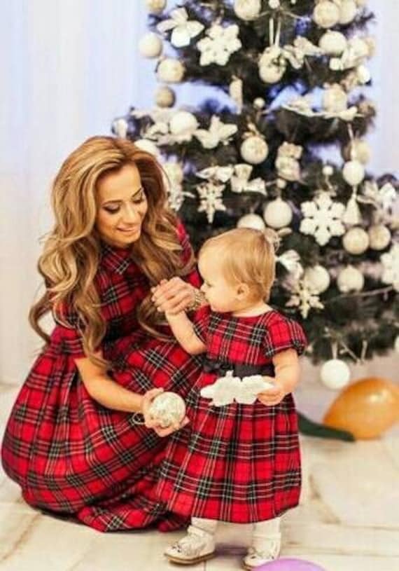 Kariertes Mutter Tochter Passendes Kleid, Tartan Maxi Kleid Langes Mama Und Ich Weihnachtskleid Geschenk von CreativeStudiDesigns