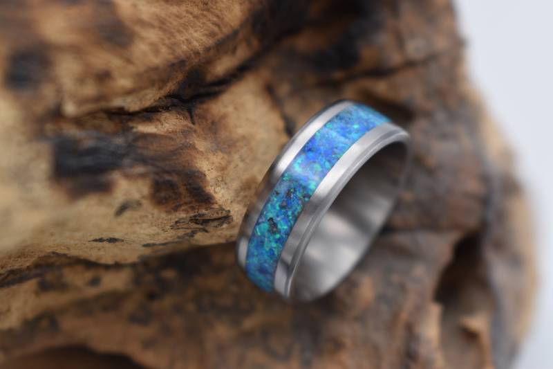 Partnerringe Ring Aus Titan Und Inlay Blauen Opalen. Edelstahl Herrenring Damenring in Handarbeit Hergestellt von CreativeWoodFactory